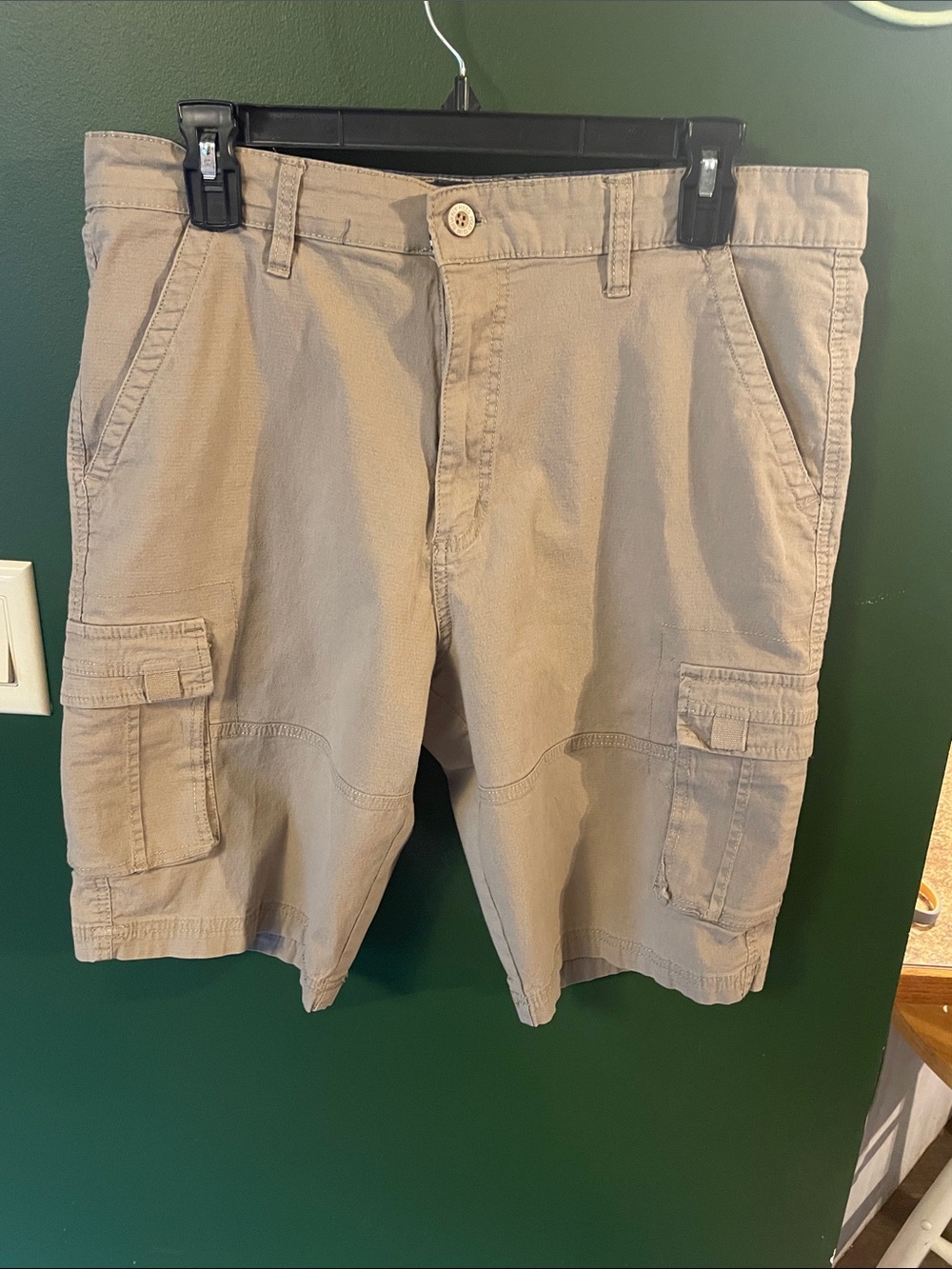 Beverly Hills Polo Club Men's Cargo Shorts in Tan - Classic Cotton Size 34